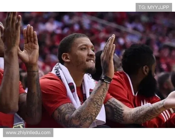 火箭队比斯利比赛视频精彩片段